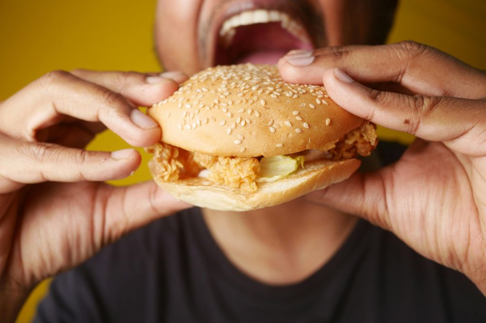 Eating with Dentures: Tips for Enjoying Your Favourite Foods Again